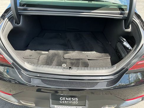 Used 2025 Genesis G70 2.5T image 16
