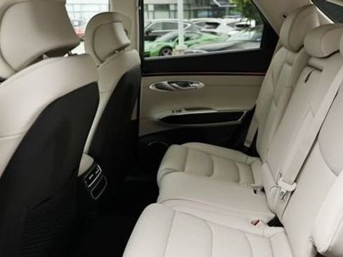 New 2026 Genesis GV70 2.5T AWD/4WD image 25