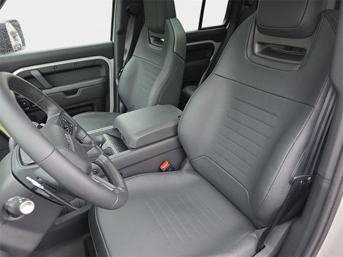 New 2026 Land Rover Defender 110 OCTA image 14