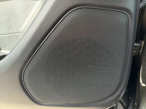 Used 2017 Nissan Pathfinder SL image 90