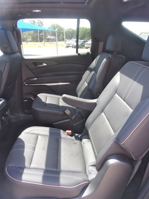 Used 2026 Chevrolet Traverse High Country w/ LPO, Floor Liner Package AWD/4WD image 27