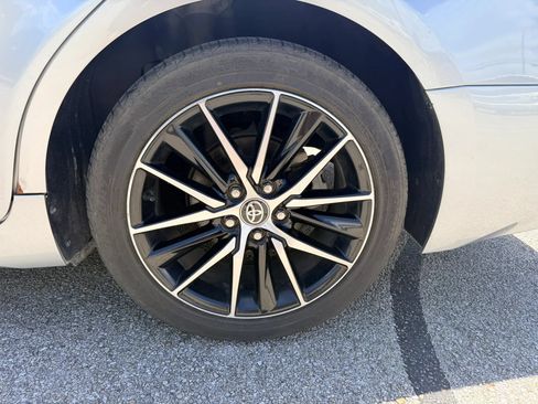 Used 2021 Toyota Camry SE FWD image 2