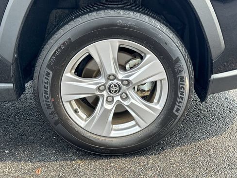 Used 2025 Toyota RAV4 XLE AWD/4WD image 9