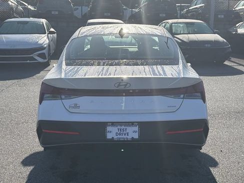 Certified 2026 Hyundai Elantra Hybrid FWD image 6
