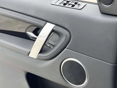 Used 2020 Land Rover Discovery Sport S image 33