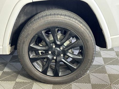 Used 2020 Jeep Grand Cherokee Altitude AWD/4WD image 47