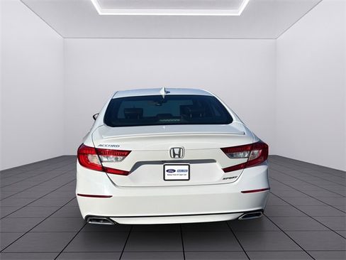 Used 2018 Honda Accord Sport image 5