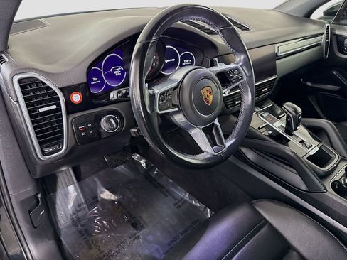 Used 2023 Porsche Cayenne Platinum Edition image 22