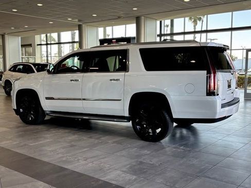 Used 2016 Cadillac Escalade ESV Luxury image 6