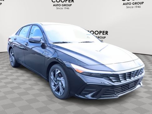 New 2025 Hyundai Elantra Limited image 1