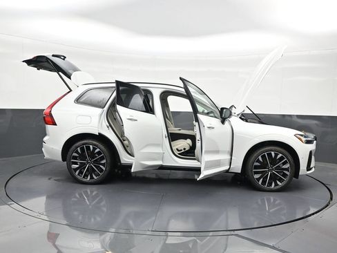 New 2026 Volvo XC60 T8 Ultra w/ Protection Package Premier AWD/4WD image 30