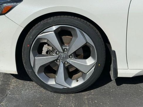 Used 2018 Honda Accord Touring image 29