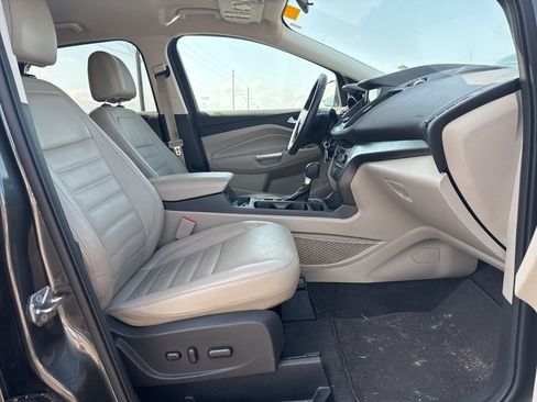 Used 2017 Ford Escape SE w/ SE Leather Comfort Package image 10