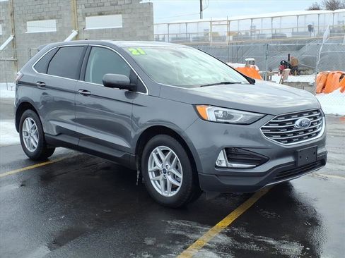 Used 2021 Ford Edge SEL w/ Convenience Package image 3