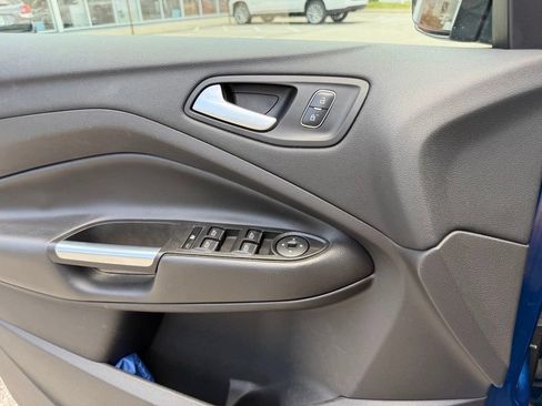 Used 2017 Ford Escape SE w/ Equipment Group 201A AWD/4WD image 29