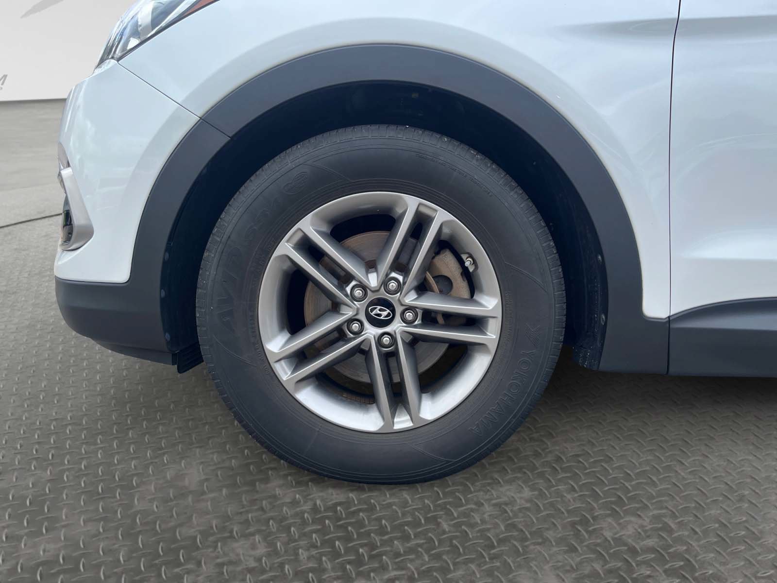 Used 2017 Hyundai Santa Fe Sport FWD image 16