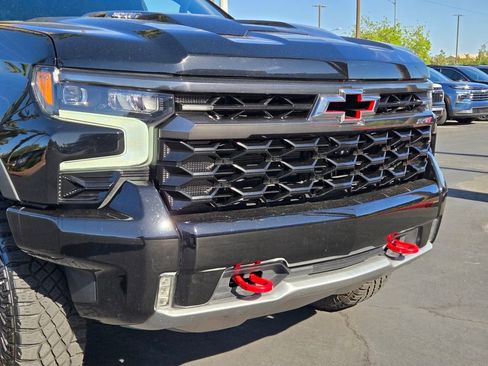 Used 2024 Chevrolet Silverado 1500 ZR2 w/ Technology Package AWD/4WD image 8
