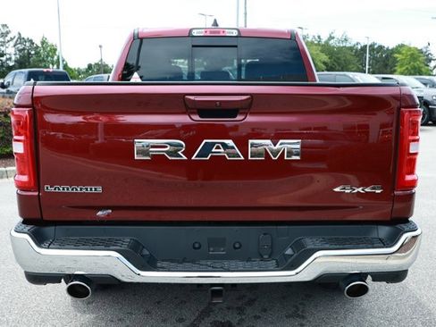 Used 2025 RAM 1500 Laramie AWD/4WD image 7
