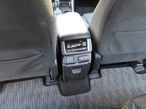 Used 2019 Subaru Ascent Premium AWD/4WD image 34