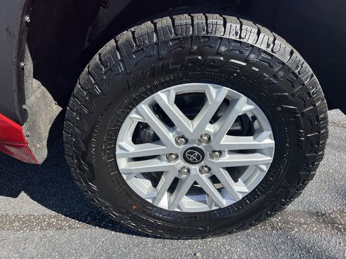 Used 2022 Toyota Tundra SR5 w/ Advanced Technology Package AWD/4WD image 13