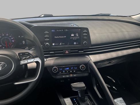 Used 2023 Hyundai Elantra SEL FWD image 7