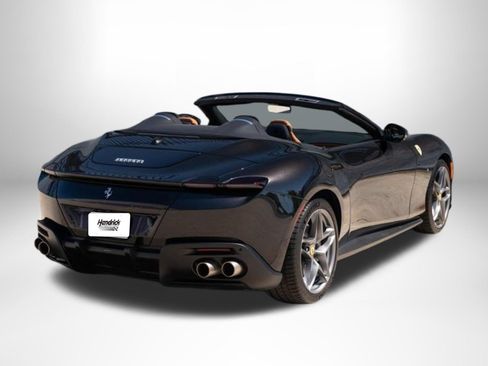 Used 2025 Ferrari Roma Spider RWD image 9