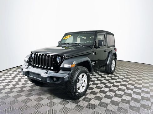 Certified 2019 Jeep Wrangler Sport image 5
