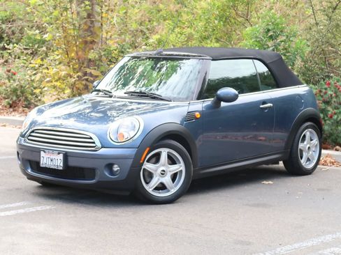 Used 2009 MINI Cooper Convertible FWD image 4