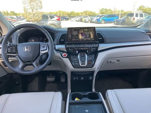 Used 2026 Honda Odyssey Touring image 17