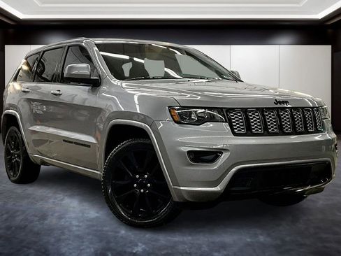 Used 2019 Jeep Grand Cherokee Altitude image 1