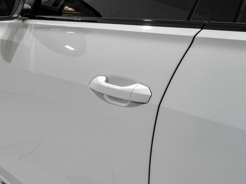 Used 2024 Audi Q8 Prestige image 37