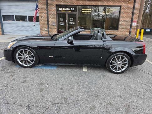 Used 2008 Cadillac XLR V image 4