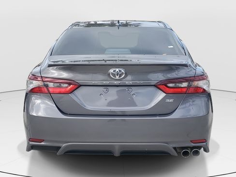 Used 2023 Toyota Camry SE image 4