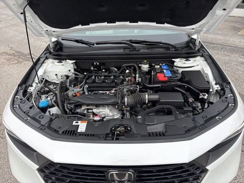 Used 2025 Honda Accord SE image 9