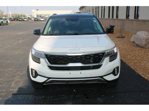 Used 2023 Kia Seltos SX image 9