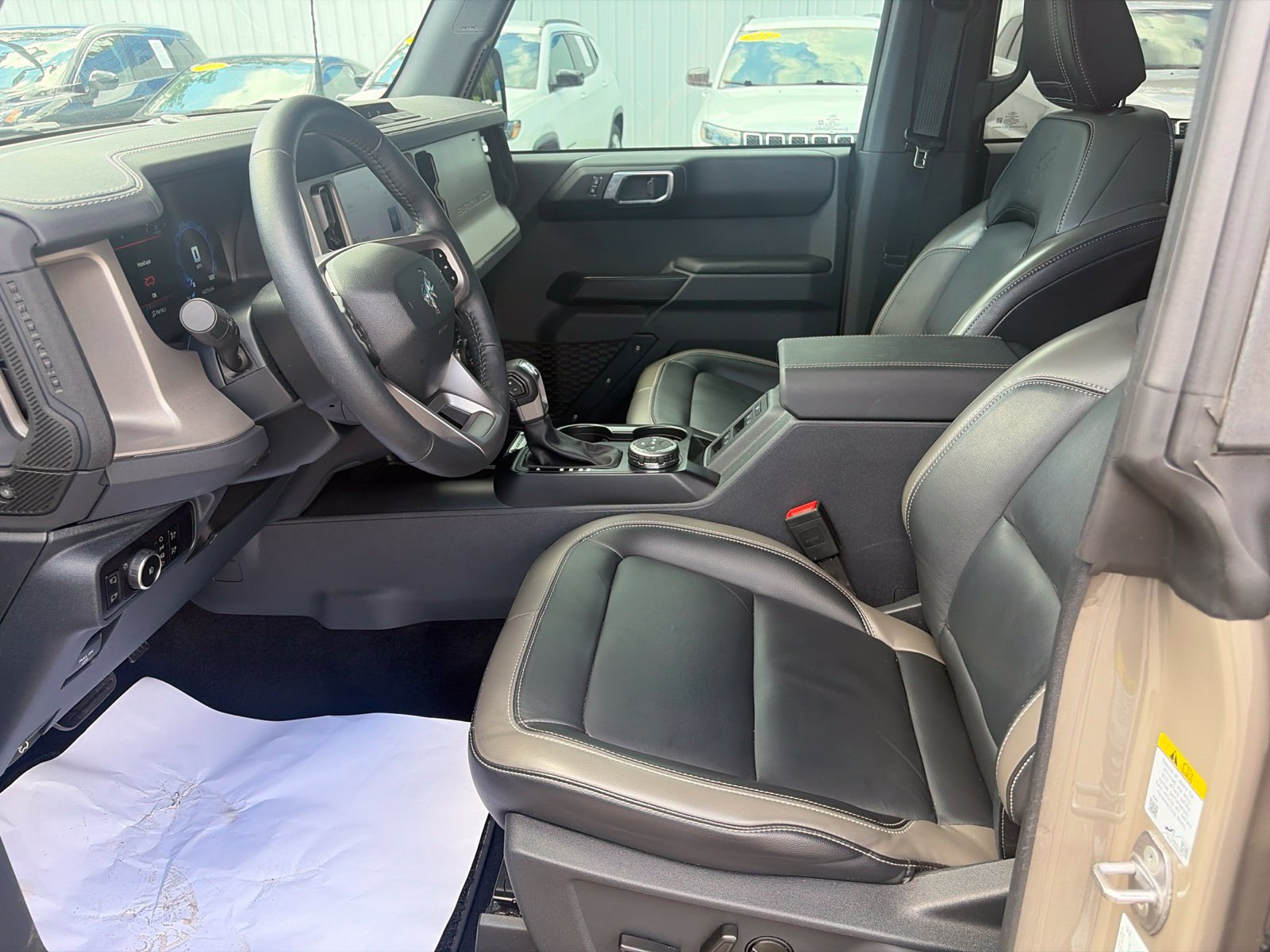 Certified 2025 Ford Bronco Outer Banks AWD/4WD image 15