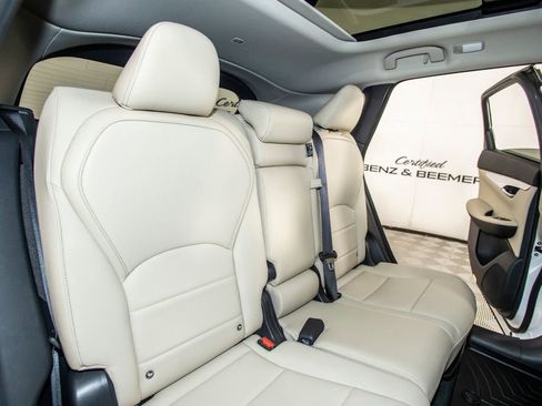 Used 2020 INFINITI QX50 Luxe w/ Navigation Package FWD image 17