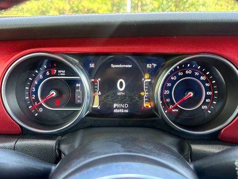 Used 2022 Jeep Wrangler Unlimited Rubicon w/ Xtreme Recon 35" Tire Package AWD/4WD image 21
