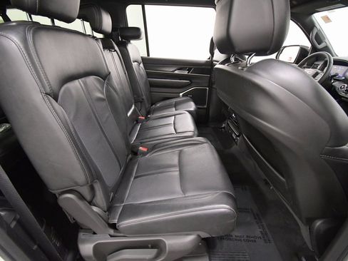 Used 2024 Jeep Wagoneer L Series II w/ Flexible Seating Group image 17
