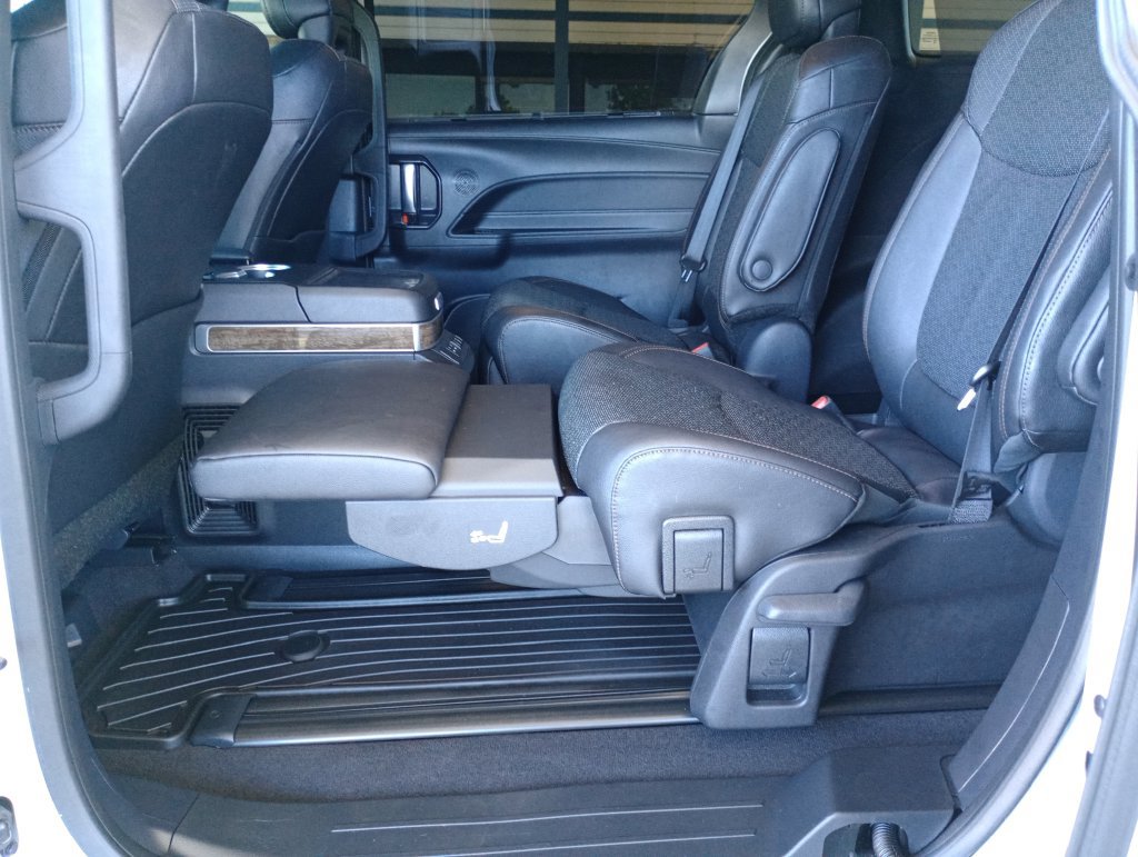 Used 2026 Toyota Sienna Platinum AWD/4WD image 31