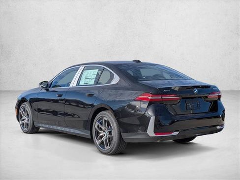 New 2026 BMW 530i xDrive w/ Premium Package image 9