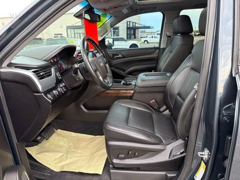 Used 2019 Chevrolet Tahoe LT w/ LT Signature Package AWD/4WD image 11