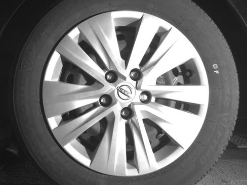 Used 2025 Nissan Sentra S FWD image 12