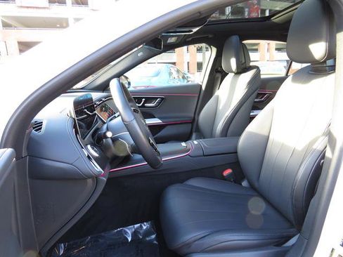 Used 2025 Mercedes-Benz E 350 4MATIC Sedan image 19