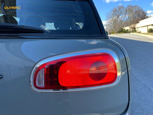 Used 2017 MINI Cooper Clubman ALL4 w/ Premium Package image 16