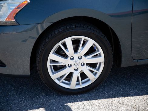 Used 2014 Nissan Sentra SL w/ Premium Package image 9