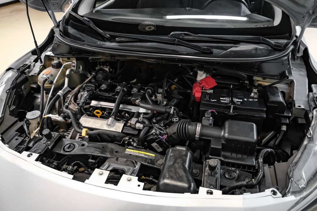 Used 2020 Nissan Versa SR FWD image 44