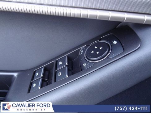 Used 2025 Ford Explorer Active image 21