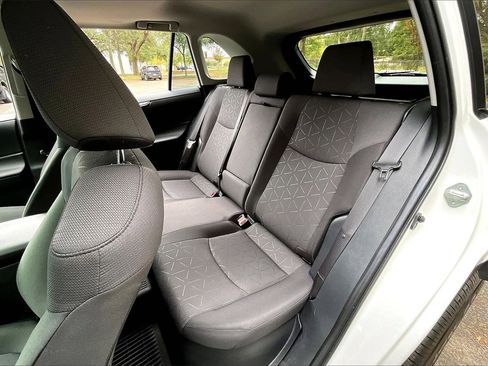 Used 2025 Toyota RAV4 XLE image 19