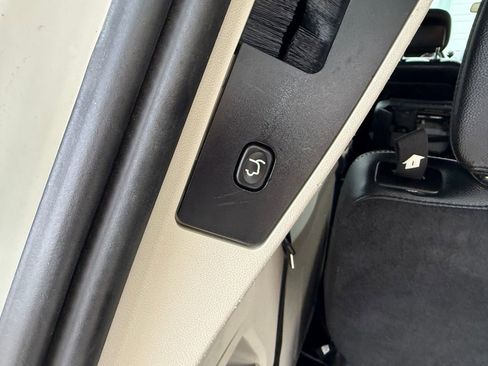 Used 2017 Dodge Grand Caravan SXT image 13